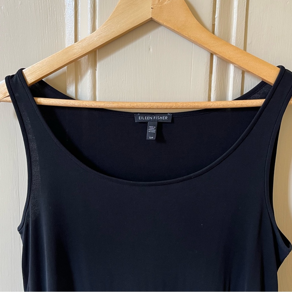 Eileen Fisher black silk sleeveless shell (size small) | minimalist & chic